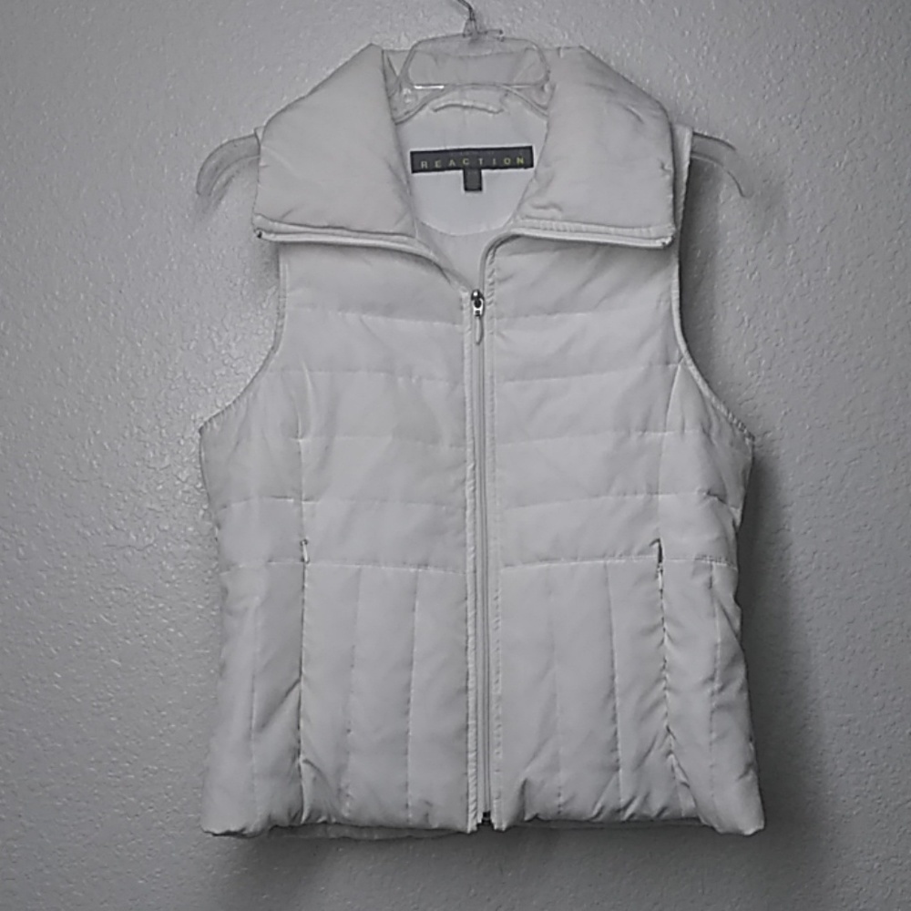 FINAL MARKDOWN Ladies' Kenneth Cole Reaction Puffer Vest small